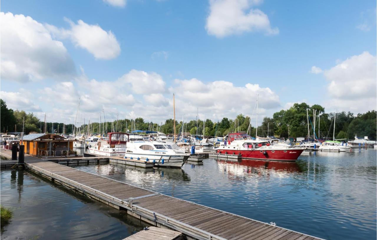 Nice Apartment In Rechlin With House Sea View ภายนอก รูปภาพ